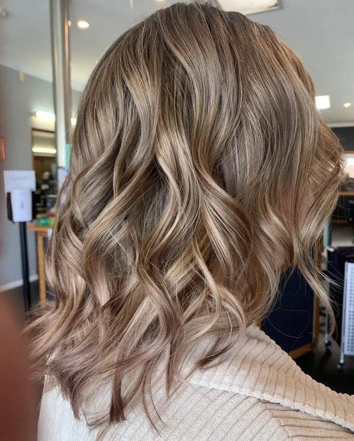 Beige blonde balayage