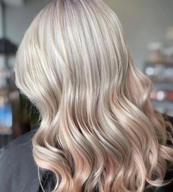 Champagne & peach blonde