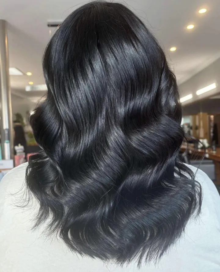 Jet black waves